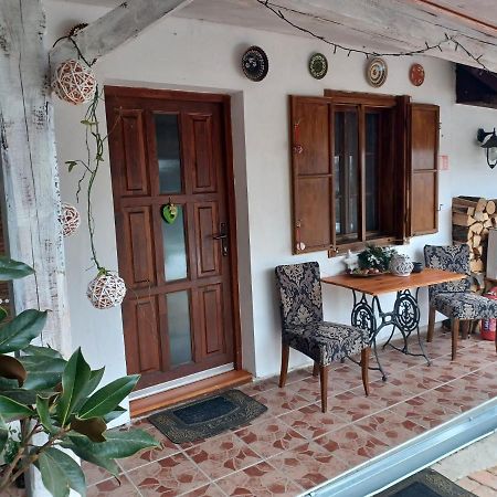 Magdolna Vendeghaz Maganszallashely Ecs Ngoại thất bức ảnh